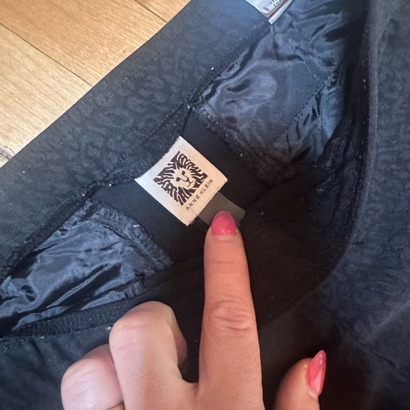 Anne Klein Stretch Pants, Clean Front, Black on Black Leopard Print (Sz 6) - Picture 9 of 10